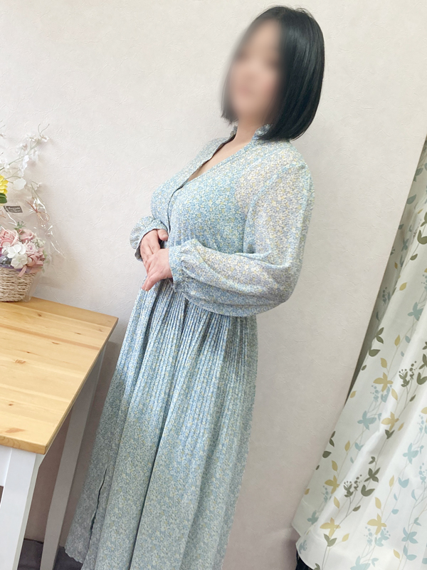 本厚木人妻デリヘル【熟女の風俗最終章 本厚木店】温泉　つぼみ