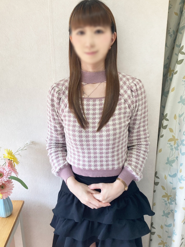 本厚木人妻デリヘル【熟女の風俗最終章 本厚木店】秘書　くろえ